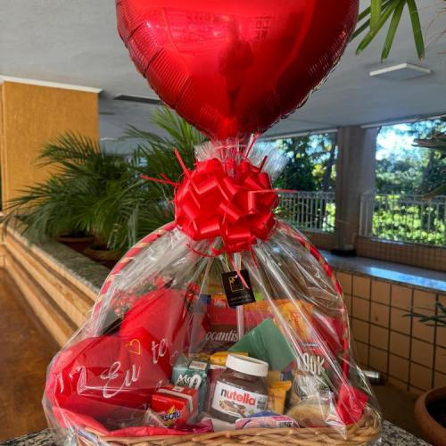Cesta Presente Dia dos Namorados Coração Doce